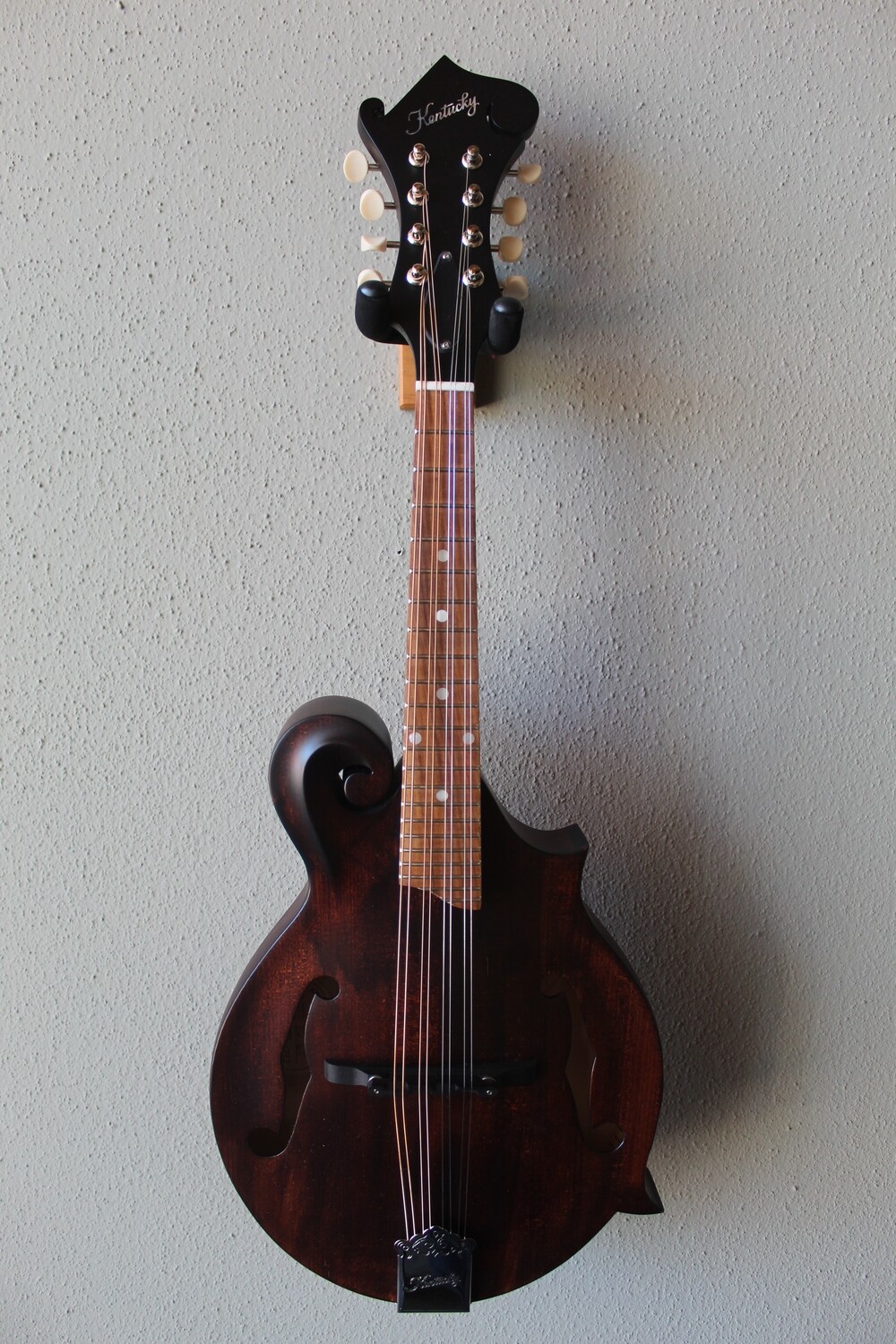 Kentucky KM-606 F Style Mandolin with Gig Bag