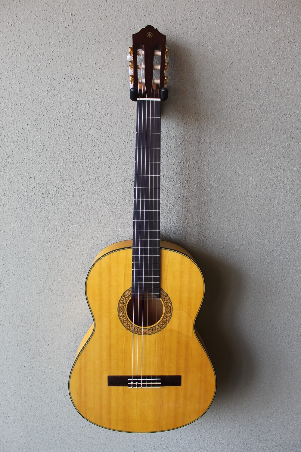 Yamaha CG172SF Classical Flamenco Guitar with Gig Bag
