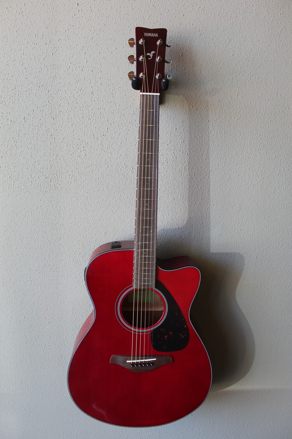 Yamaha FSX800C Concert Cutaway Acoustic/Electric Guitar with Gig Bag - Ruby Red