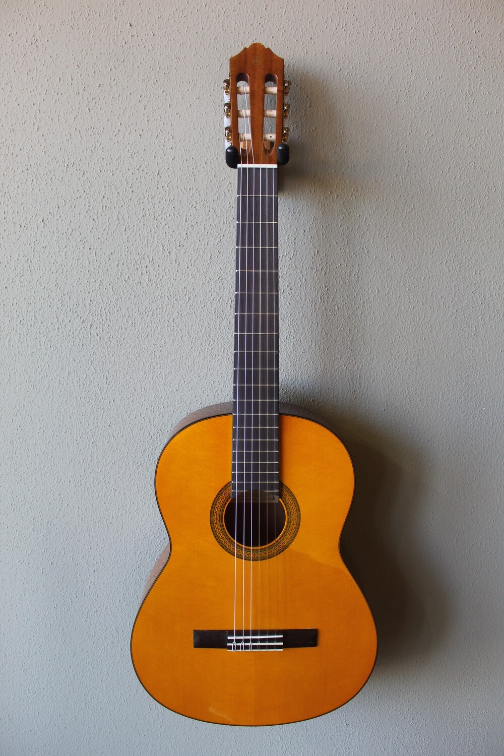 Yamaha CG102 Nylon String Classical Guitar with Gig Bag