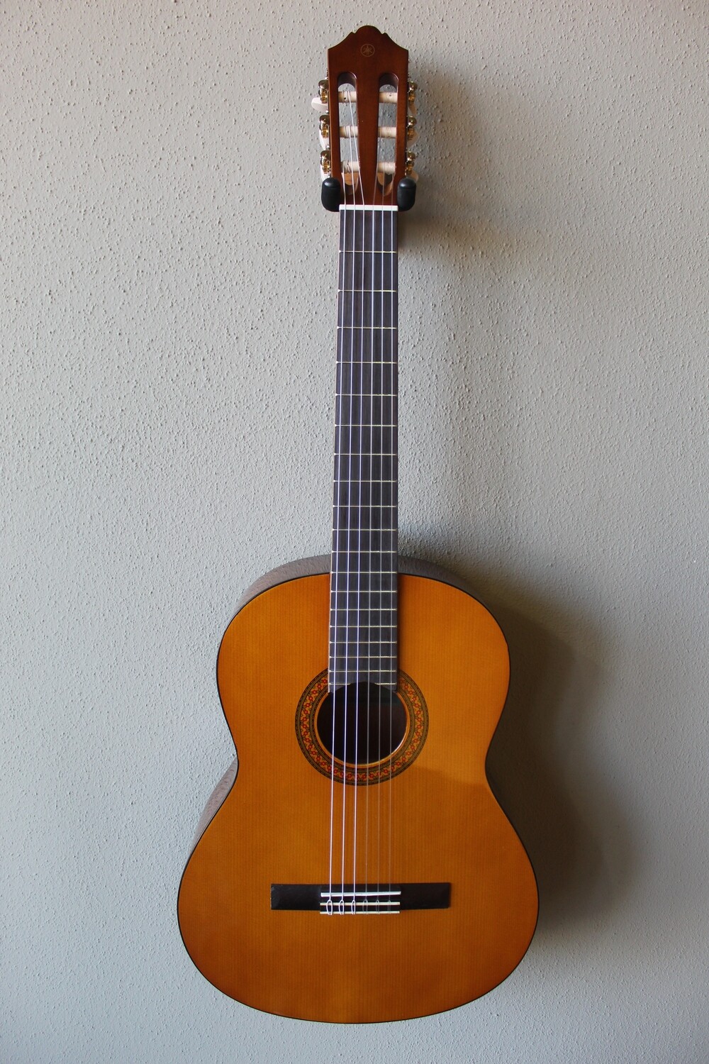 Yamaha C40 Nylon String Classical Guitar with Gig Bag