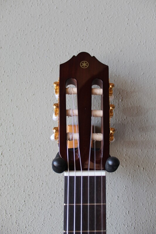 Yamaha CG162C Cedar Top Nylon String Classical Guitar with Gig Bag