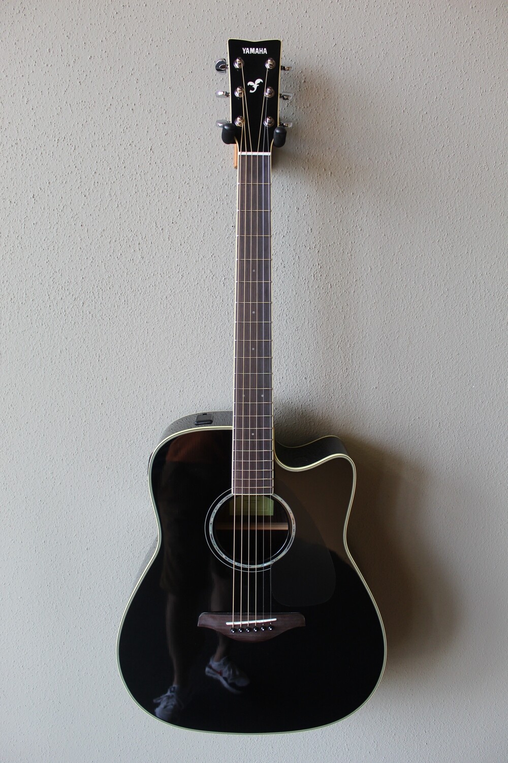 Yamaha FGX830C Dreadnought Acoustic/Electric Guitar with Gig Bag - Black