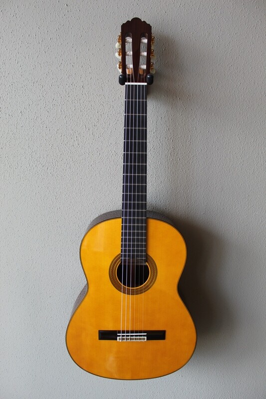 Yamaha GC32S Nylon String Spruce Top Grand Concert Classical Guitar