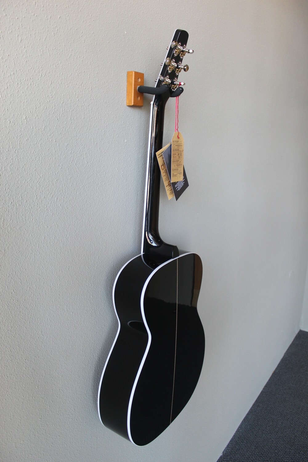 Seagull Artist Limited Tuxedo EQ Acoustic/Electric Guitar
