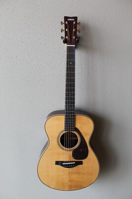 Yamaha LS26 ARE Concert Acoustic Guitar