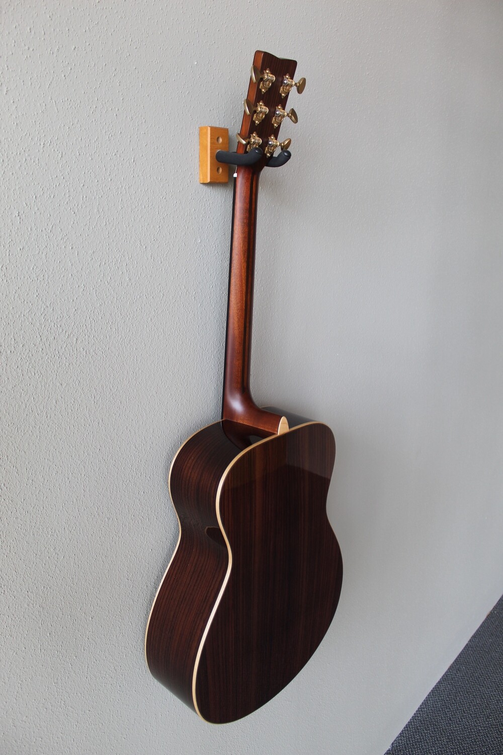 Yamaha LS26 ARE Concert Acoustic Guitar