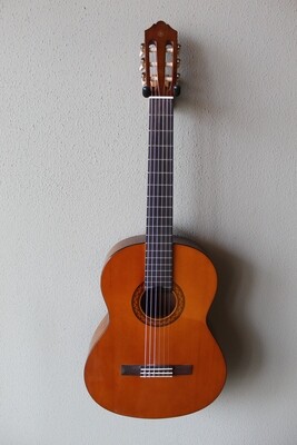 Used Yamaha C40 Nylon String Classical Guitar with Gig Bag