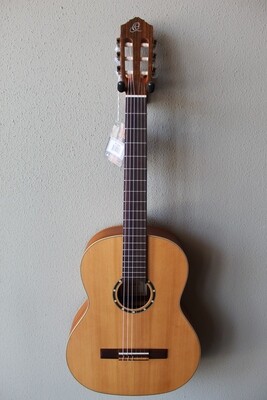 Ortega R122SN Full Size Nylon String Classical Guitar with Deluxe Gig Bag
