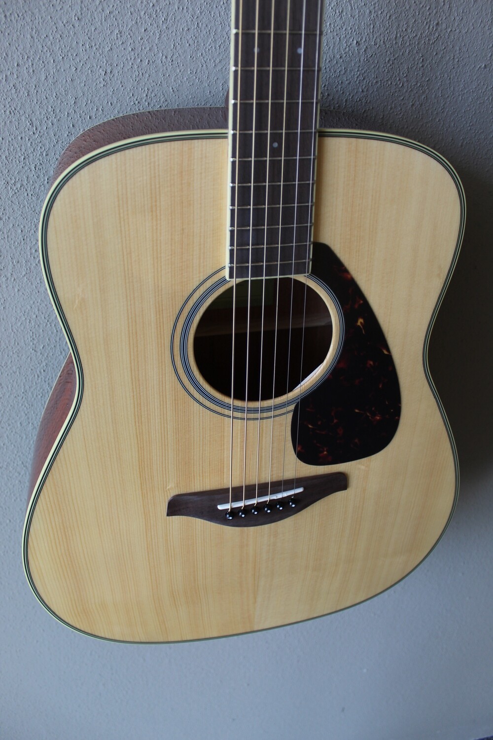 Yamaha FG820-12 12-String Solid Top Folk Acoustic Guitar - Natural W/ Gig Bag