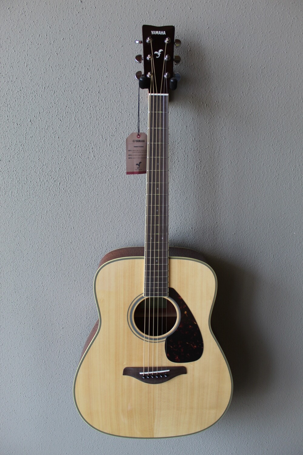 Yamaha FG820 Solid Top Dreadnought Acoustic Guitar Natural