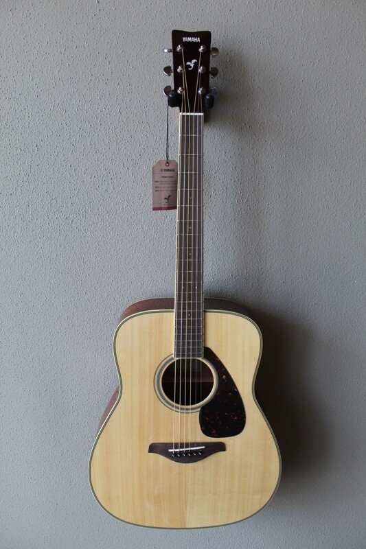 Yamaha FG820 Solid Top Dreadnought Acoustic Guitar - Natural