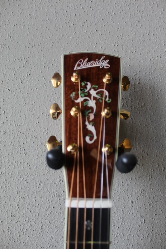 Blueridge BR-280 Prewar Series Dreadnought Acoustic Guitar with Deluxe Soft Case