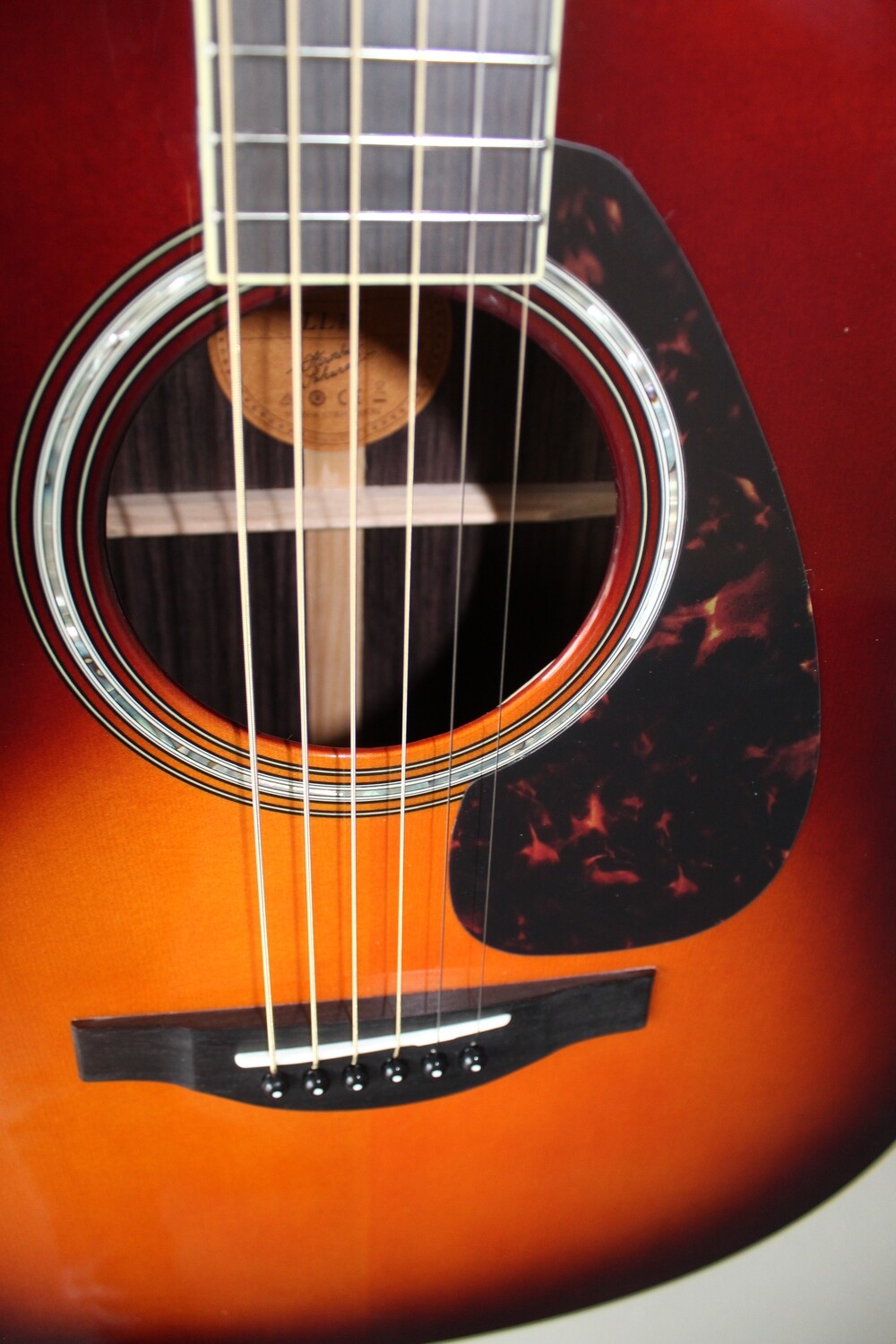 LL16 ARE Acoustic-Electric Guitar - Yamaha USA