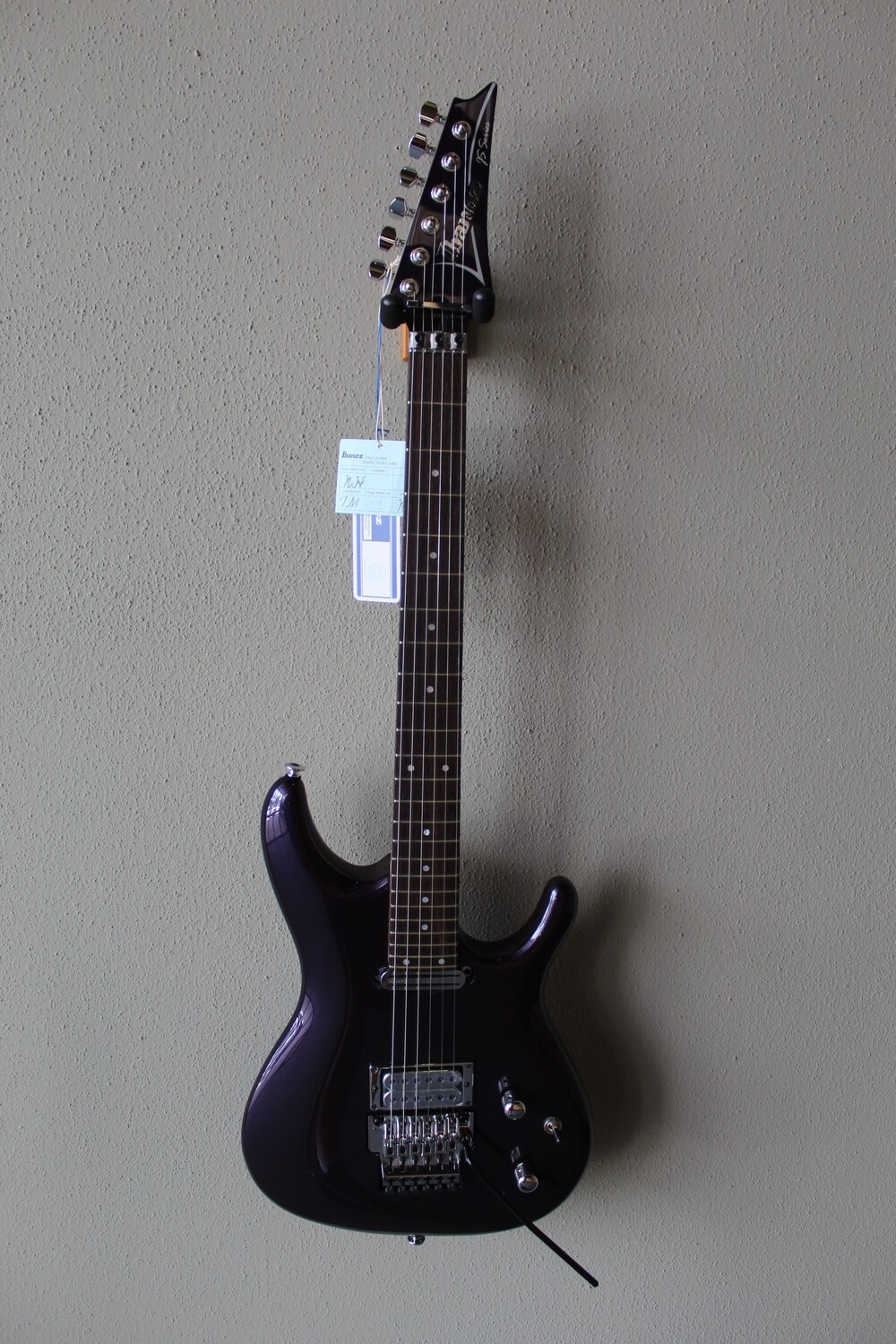 Ibanez Joe Satriani Signature JS2450 Electric Guitar - Muscle Car Purple Ibanez Joe Satriani Signature JS2450 Electric Guitar - Muscle Car Purple