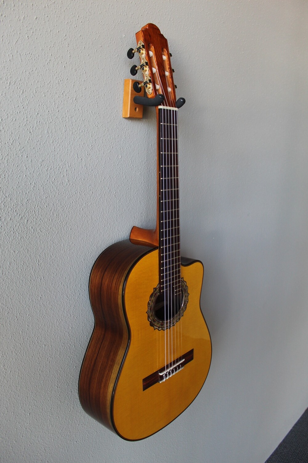 Marlon Francisco Navarro Acoustic Electric Requinto Guitar with