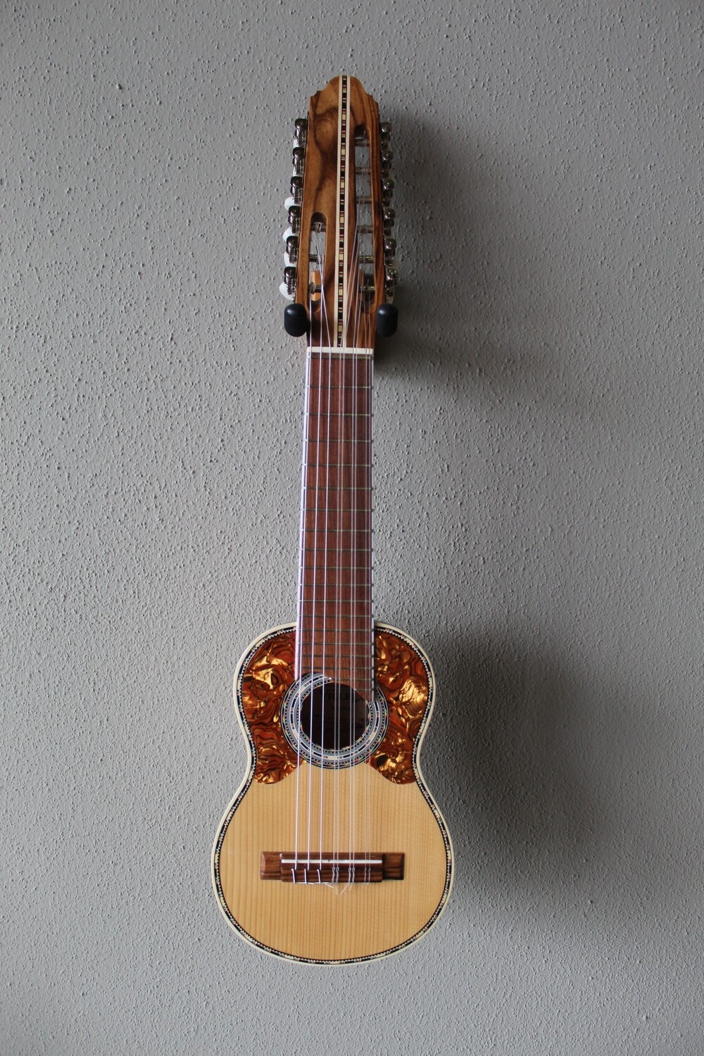 Villela V8VA Soprano Guitar - Charango Size - With Strap - Gold