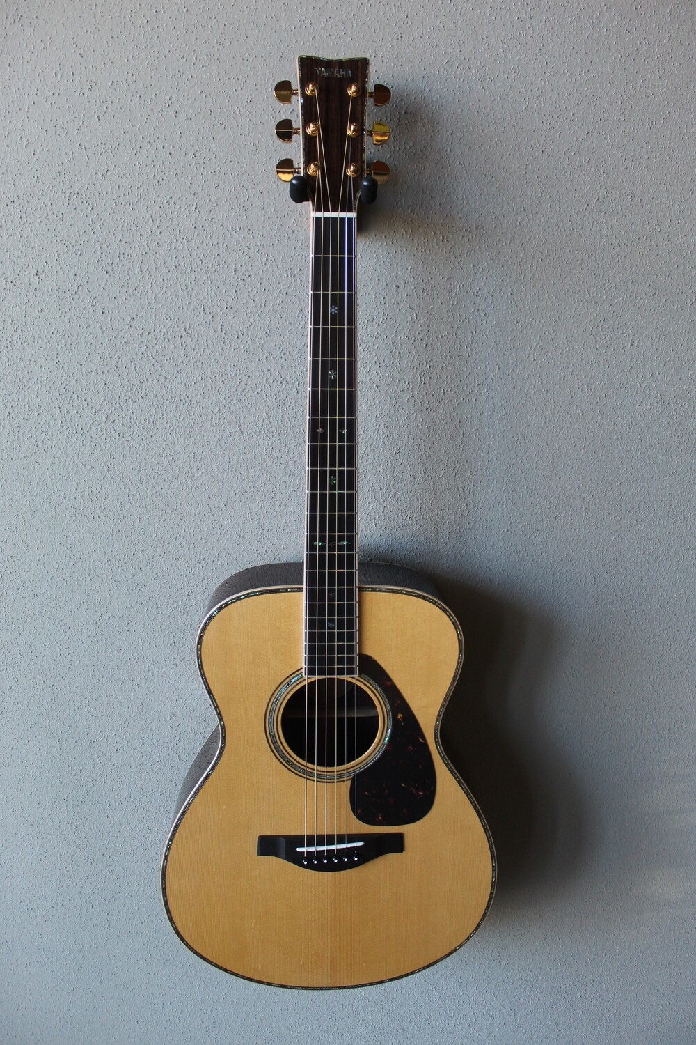 Yamaha LS56 Custom ARE Concert Acoustic Guitar with Hard Case