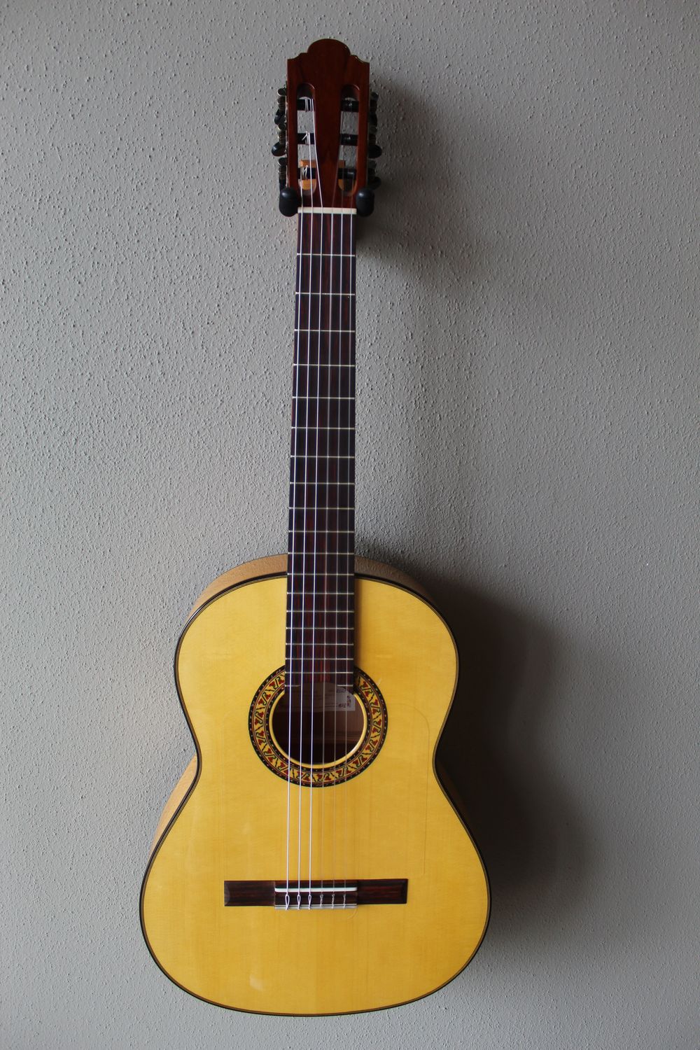Marlon (Francisco) Navarro Flamenco Blanca Guitar - 640 Scale Marlon (Francisco) Navarro Flamenco Blanca Guitar - 640 Scale