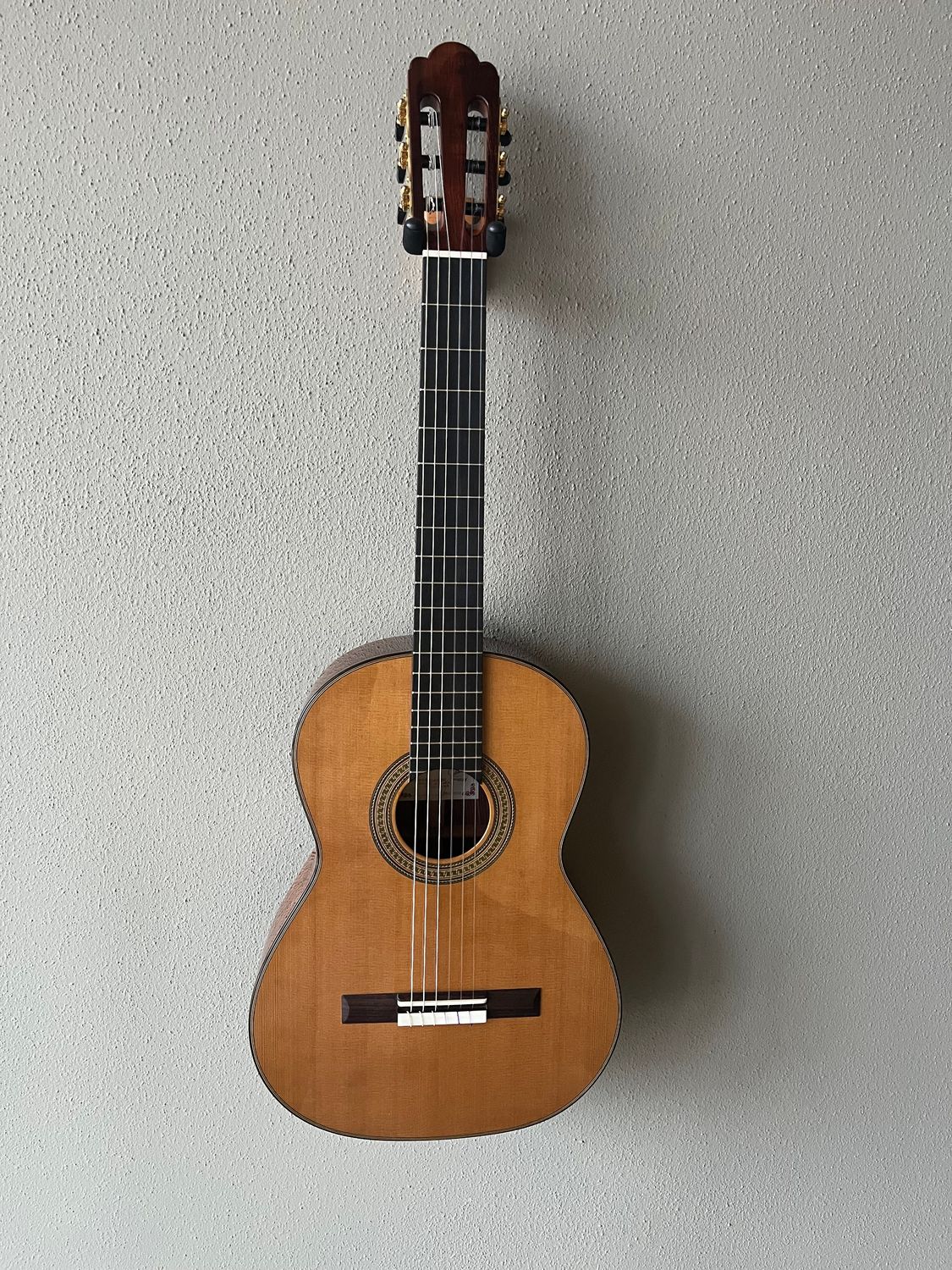 Francisco Navarro Cedar Top Concert Classical Guitar Francisco Navarro Cedar Top Concert Classical Guitar