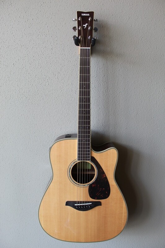 Yamaha FGX830C Dreadnought Acoustic/Electric Guitar with Gig Bag - Natural