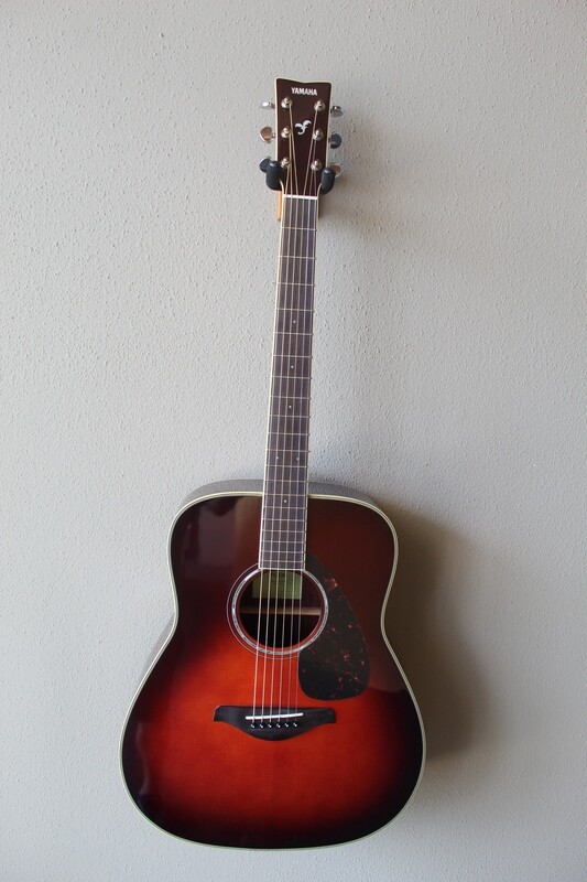 Yamaha FG830 Dreadnought Acoustic Guitar with Gig Bag - Tobacco Sunburst