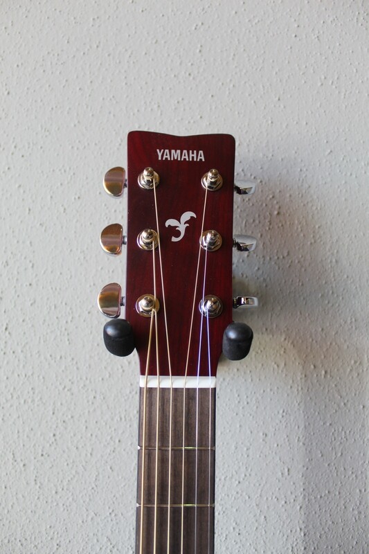 Yamaha FSX800C Concert Cutaway Acoustic/Electric Guitar with Gig Bag - Ruby Red