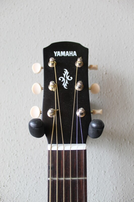 Yamaha APXT2 3/4 Size Steel String Acoustic/Electric Guitar with Gig Bag - Black