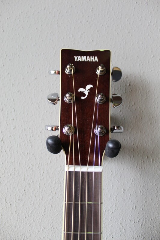 Yamaha FG830 Dreadnought Acoustic Guitar with Gig Bag - Natural