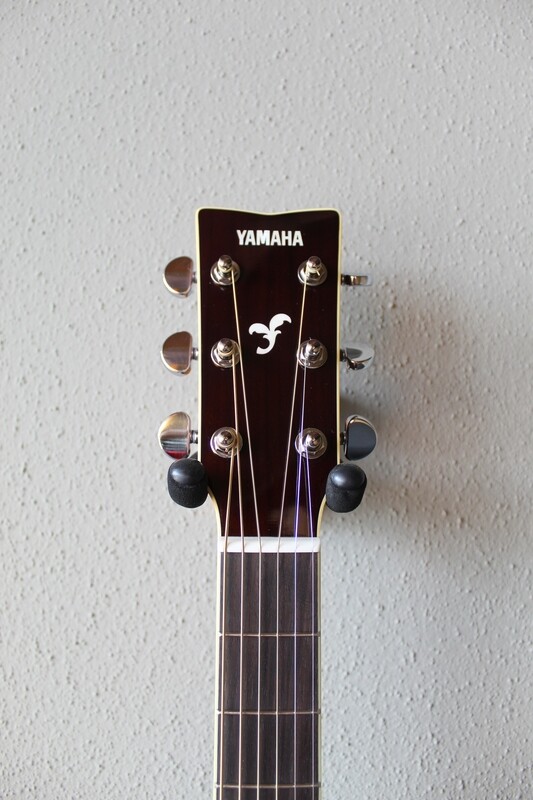 Yamaha FS830 Concert Steel String Acoustic Guitar with Gig Bag - Tobacco Sunburst