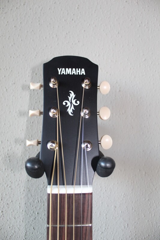 Yamaha APXT2 3/4 Size Steel String Acoustic/Electric Guitar with Gig Bag - Natural