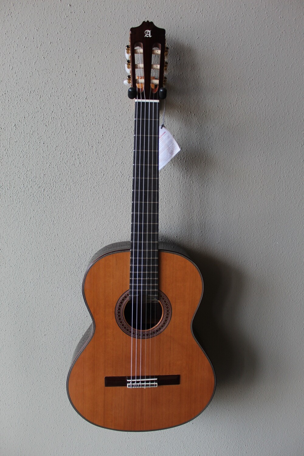 Alhambra 7P Classical Guitar - Made in Spain Alhambra 7P Classical Guitar - Made in Spain