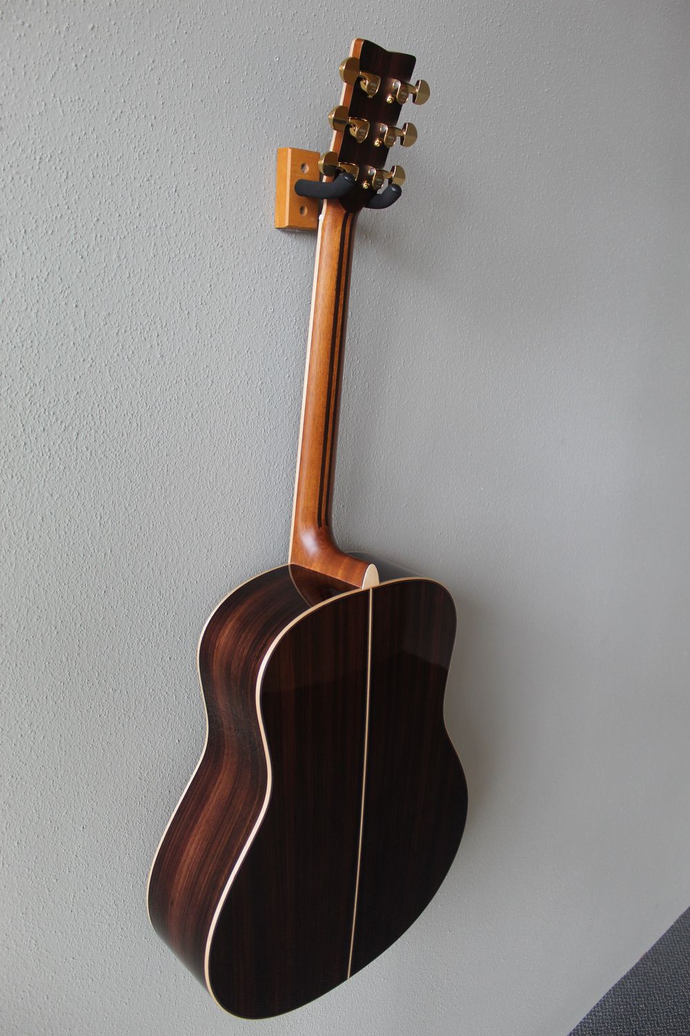 Yamaha LL56 Custom A.R.E. Original Jumbo Acoustic Guitar - Made in