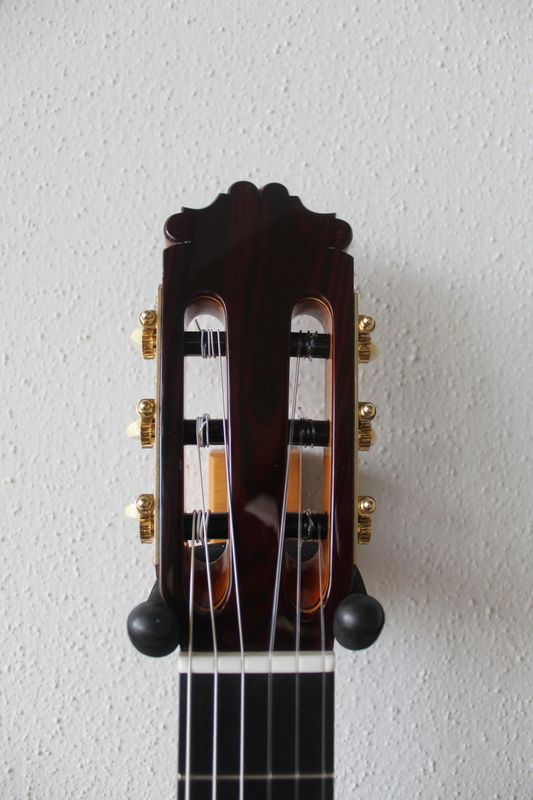 Francisco Navarro Rodriguez Model Cedar Top Grand Concert Classical Guitar