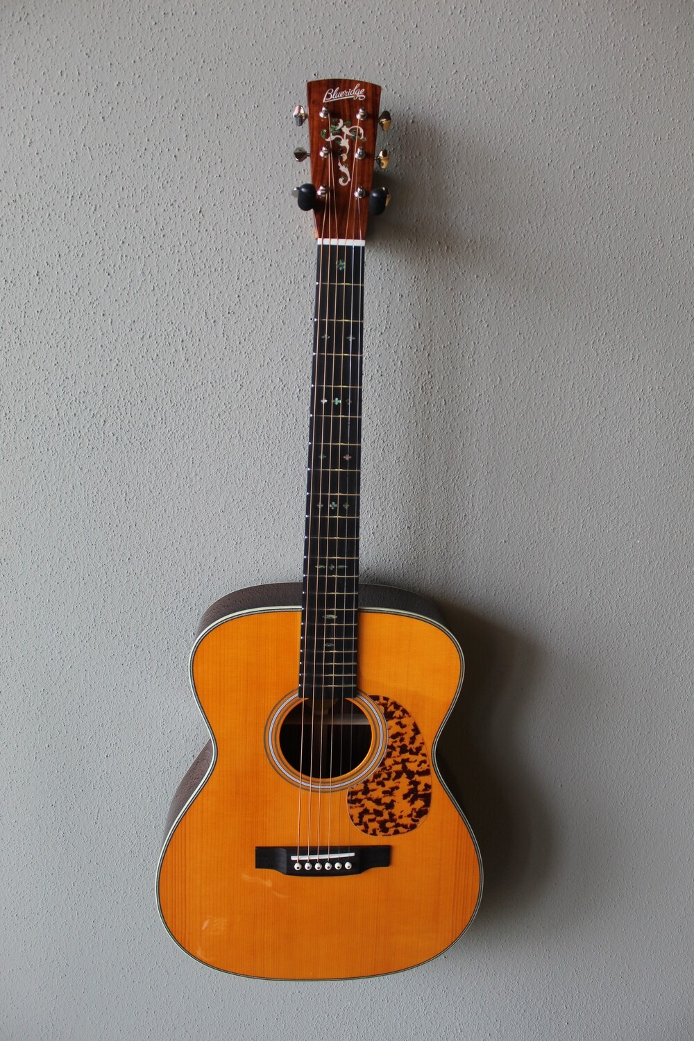 Blueridge BR-263 000 Prewar Series Acoustic Guitar with Deluxe Gig Bag