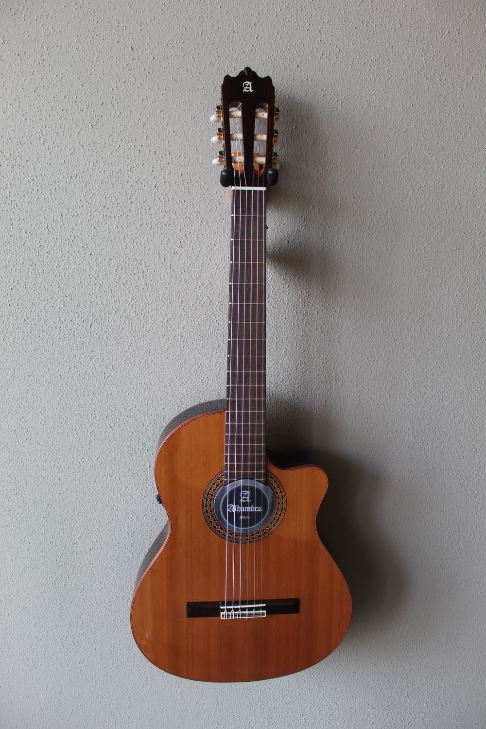 Alhambra 4Z CTW Nylon String Acoustic/Electric Classical Guitar Alhambra 4Z CTW Nylon String Acoustic/Electric Classical Guitar