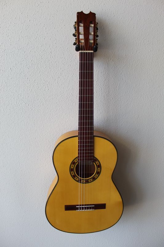Marlon (Francisco) Navarro Conde Hermanos Model Flamenco Blanca Guitar