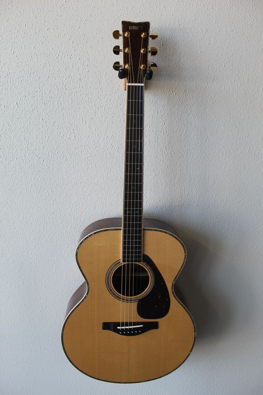 Yamaha LJ56 Custom ARE Jumbo Acoustic Guitar - Japan