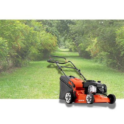 Motosierra Guadaña Fumigadora Sopladora Cortasetos Motoazada Motocultor Cortacesped Tractor cortacesped Girozero Motobomba Generadores Podadoras de Altura Ahoyadora 
