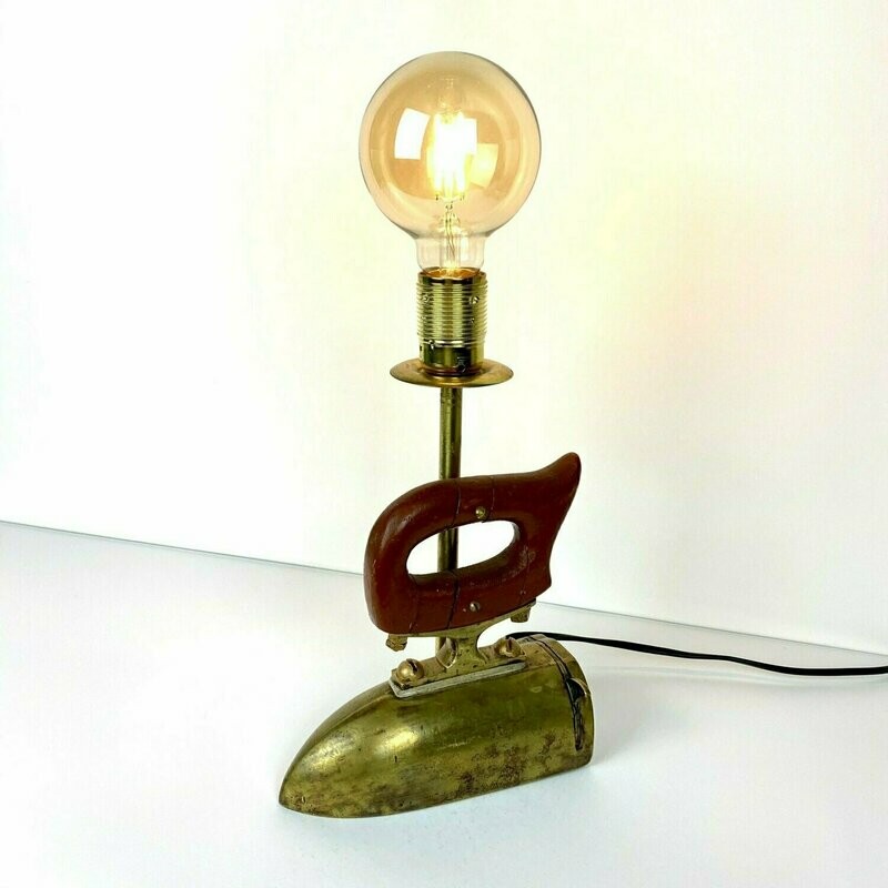 Bügelfee - Bügeleisen Lampe Bügelfee - Bügeleisen Lampe