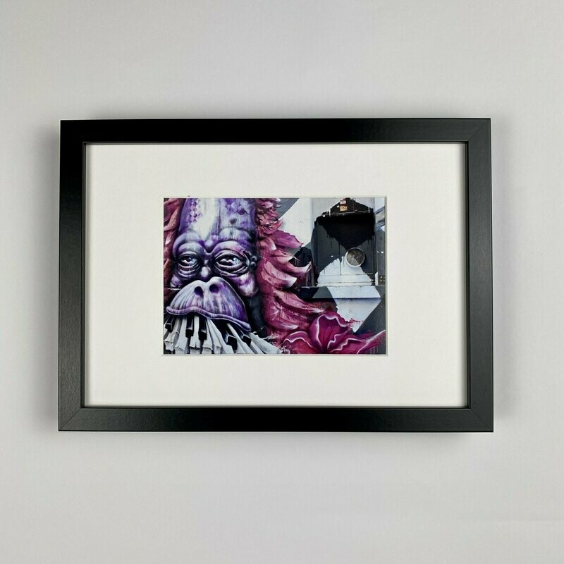 Gorilla Melodies - Fotoprint - Streetart - Bilderrahmen Gorilla Melodies - Fotoprint - Streetart - Bilderrahmen