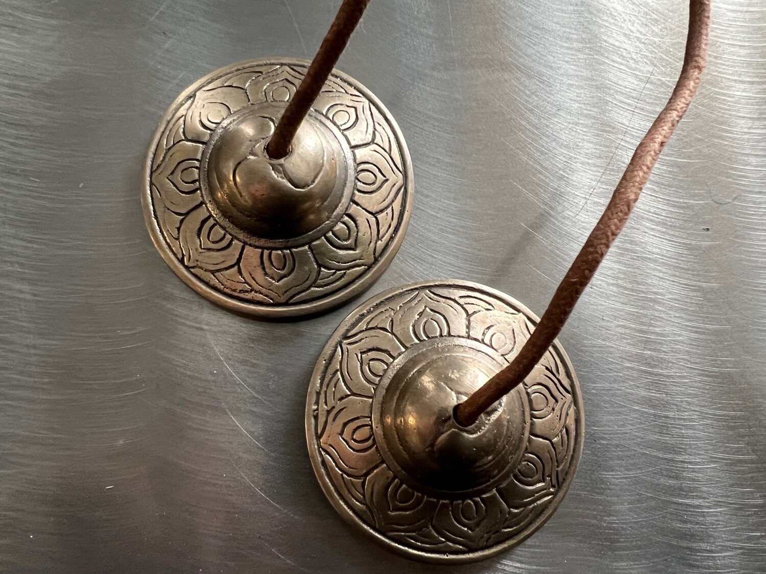 TINGSHA: Simple Lotus Prayer Chime