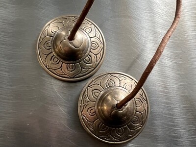 TINGSHA: Simple Lotus Prayer Chime