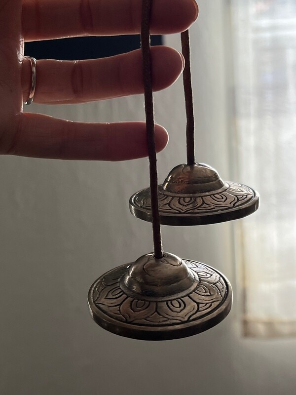 TINGSHA: Simple Lotus Prayer Chime