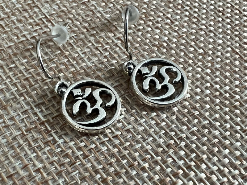 Earrings: Silver Plated Round Om (10mm)