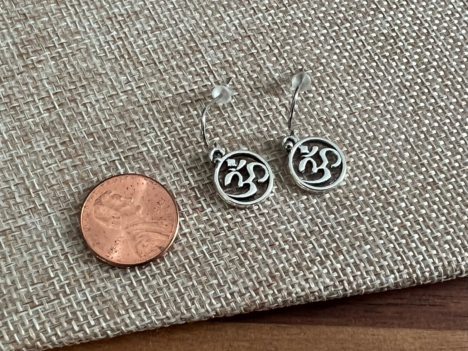 Earrings: Silver Plated Round Om (10mm)