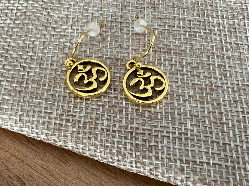 Earrings: Gold Plated Round Om (10mm)