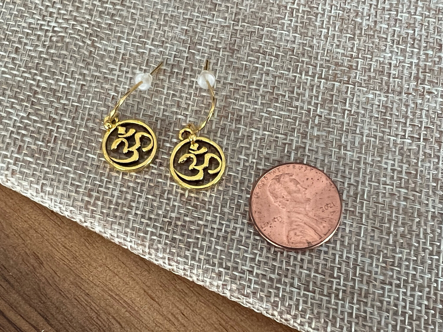 Earrings: Gold Plated Round Om (10mm)