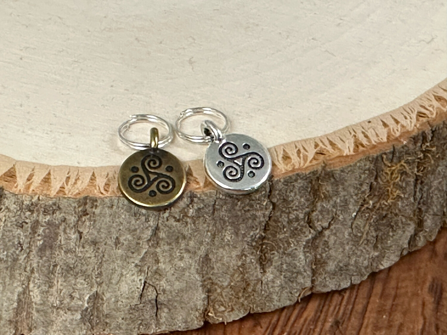 Keychain Mini Embellishment: Celtic Spiral (Antique Silver)