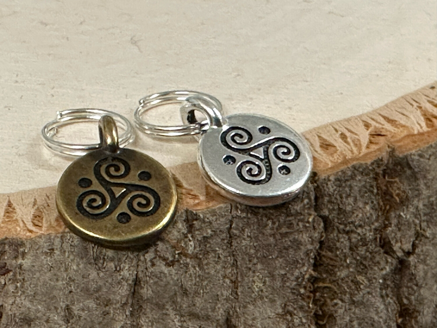 Keychain Mini Embellishment: Celtic Spiral (Antique Silver)